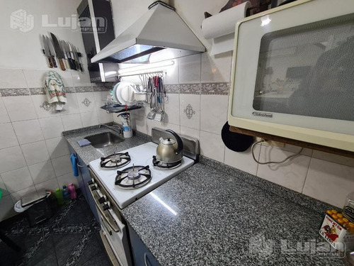 Imagen 3 de 19 de Fonrouge Al 1900 P.h. 3 Ambs, Al Frente, Con Terraza Y Quincho.