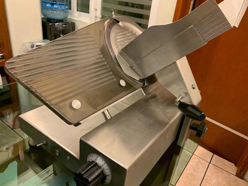 Rebanadora De Carne Y Jamon Pigore Modelo 2526 Servicio Echo (Usado)