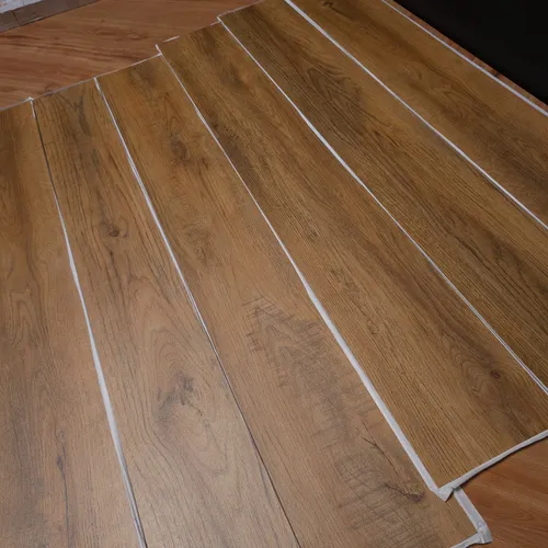 Piso Vinílico Autocolante Amadeirado Tukola Ambar Wood Menor preço em Piso Vinílico Autocolante Amadeirado Tukola Ambar Wood