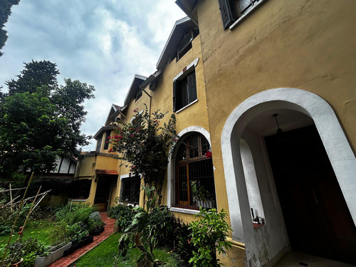 Casa En Alquiler En La Lucila, Con Pileta, Quincho Y Parrilla