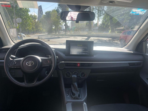 Toyota Yaris 1.5 5P Base At Cvt