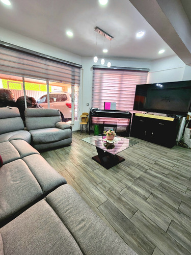 La Casa Que Estabas Buscando Esta Aqui, En Venta Preciosa Casa Con Espacios Amplios En Bosques De Aragon