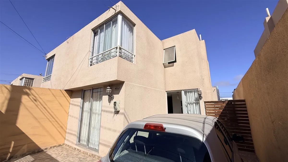 Imagen 1 de 13 de Casa En Venta De 3 Dorm. En Alto Hospicio