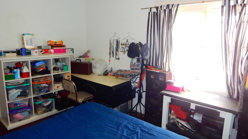 Tipo Casa 3 Ambientes Con Fondo Y Cochera Comun