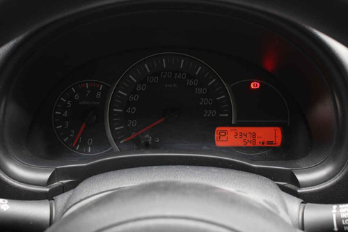Imagen 14 de 15 de Nissan March 2018 5p Advance L4/1.6 Aut