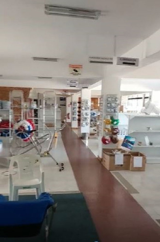 Se Vende Excelente Conjunto Residencial Y Comercial, Ubicado En La Carretera Higuerote-caracas. Ef