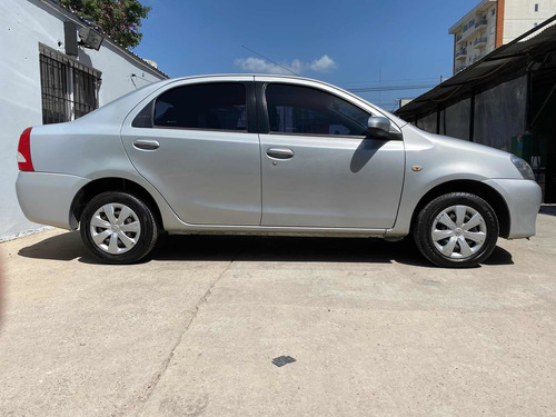 Toyota Etios 1.5 Sedan Xs 2015