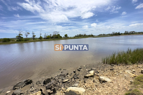 Terreno En Venta En La Barra Con Privilegiada Vista A La Desembocadura.