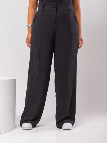 comprar Calça Feminina Plus Size Pantalona Básica Wide Leg Duna
