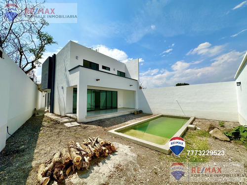 Venta De Casa Sola, Fracc. Las Fincas, Jiutepec, Morelosclave 4253
