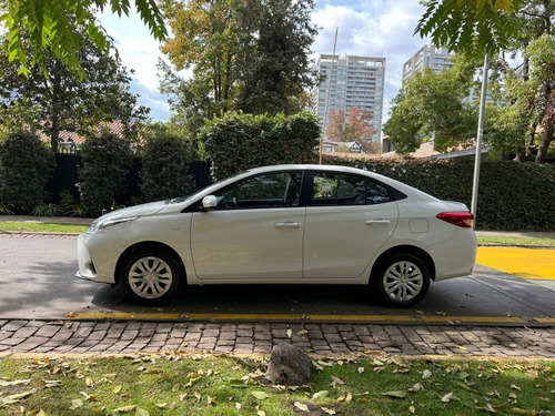 Imagen 5 de 15 de Toyota Yaris Gli