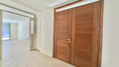 Excelente Casa Remodelada Club De Polo, Jardín Del Este
