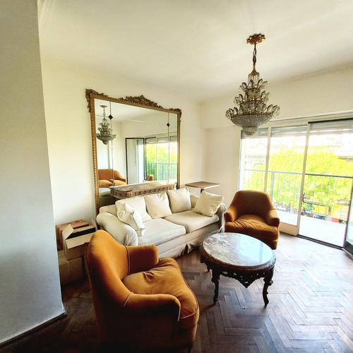 Departamento En Venta De 3 Ambientes Espacioso Y Luminoso Para Actualizar En El Barrio De Almagro