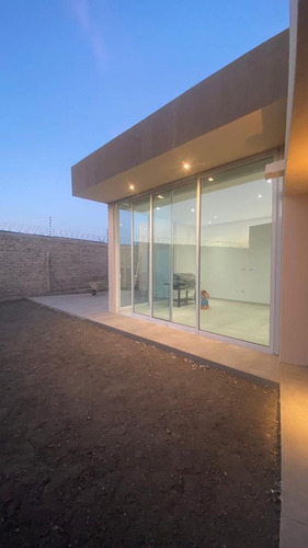 Casa En Venta En Barrio Privado Las Cortaderas 3