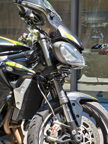 Triumph Street Triple Rs 765