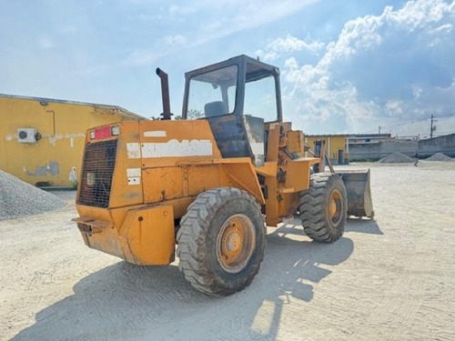 Pa Carregadeira Case W20b Emplacada