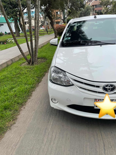 Imagen 10 de 15 de Toyota Etios 1.5 M/t
