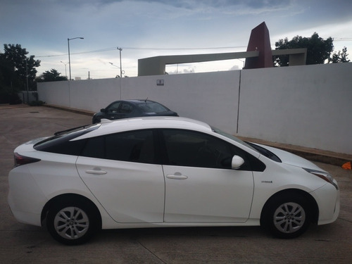 Imagen 3 de 11 de Toyota Prius 2017 1.8 Base Cvt