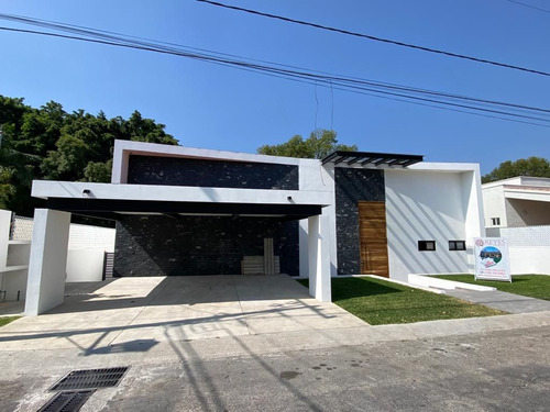 Casa Residencial En Venta En Lomas De Cocoyoc