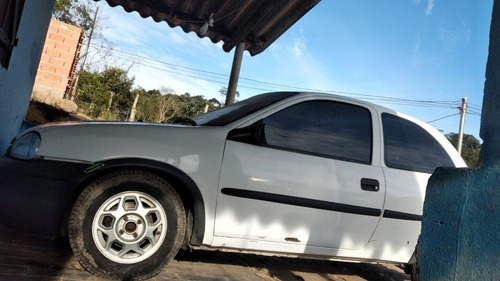 Imagem 3 de 7 de Chevrolet Corsa 1996 1.4 Gl 3p