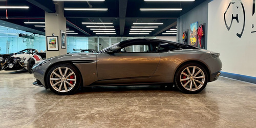 Aston Martin Db11 V8 2019