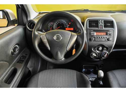 Nissan March 1.6 SV 16V FLEX 4P MANUAL