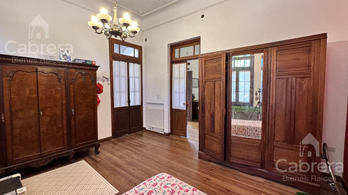 Casa De 3 Dormitorios Con Pileta En Venta, La Plata