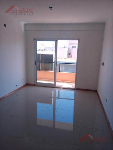 Imagen 4 de 15 de Balcon Al Frente - Muy Luminoso - 45m2 - Ascensor - Parrilla - Terraza Comun