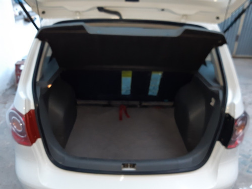 Imagen 8 de 8 de Volkswagen Suran 2010 1.6 Comfortline 101cv 11a