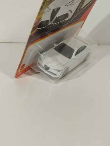 Matchbox 2016 Alfa Romeo Giulia #47 Ed-2022 M-28 Blanco