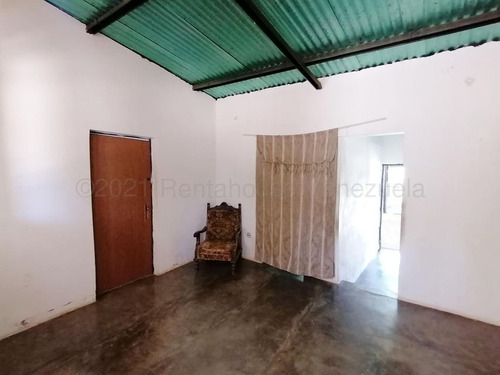 Imagen 3 de 30 de Terreno En Fresca Zona Residencial 4900mt2 Propio. Casa Anexo Con Piscina Y Otras Bomdades En Venta En Cabudare. Jg Lopez Tlf 04145533925 Cod. 22-15071, Lara, Venezuela