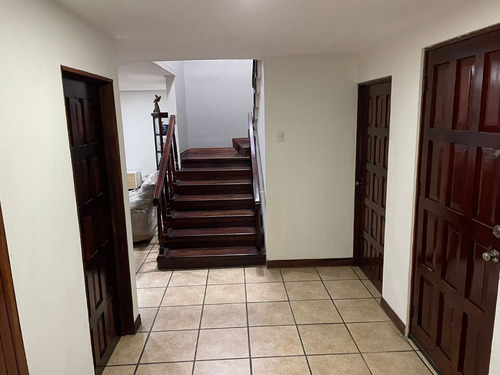 Imagen 2 de 9 de Casa Remodelada En Muy Buen Estado En Las Cercanías Del Parque Metropolitano La Sabana.