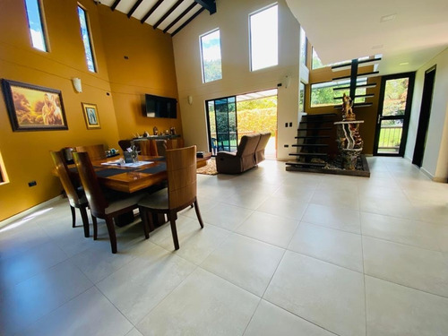 Imagen 3 de 23 de Se Vende Casa La Ceja