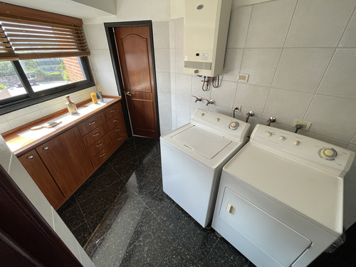 Apartamento Para Venta En Colinas Del Tamanaco #2416