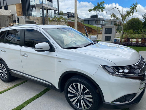 Imagem 10 de 12 de Mitsubishi Outlander - 2019/2020 3.0 Mivec V6 Gasolina Hpe-
