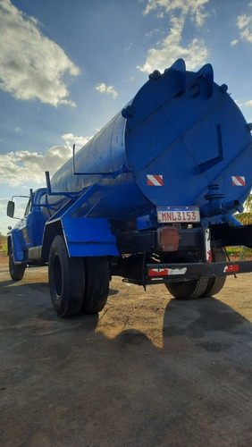 Imagem 8 de 10 de Ford F 600