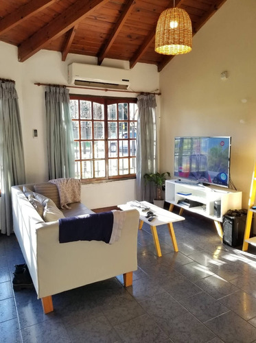 Imagen 5 de 12 de Casa De 3 Ambientes Con Quincho Y Parque En Monte Grande