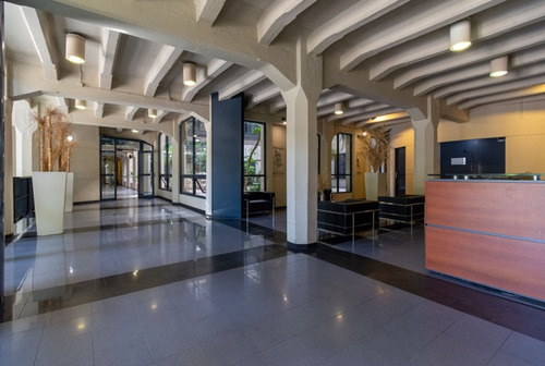 Oficina En Puerto Madero De 42 M² Sala Ppal Y Despacho Privado