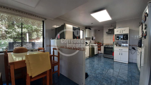 Casa En Venta De 7 Dorm. En Santo Domingo