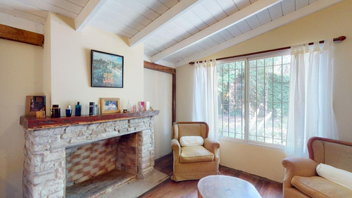 Casa Villa Elisa, 4 Dormitorios, Escritorio, 2 Baños.calefac