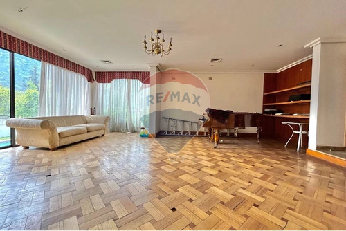 Exclusiva Casa Los Trapenses 6d+5b 4 Estac+3bodega
