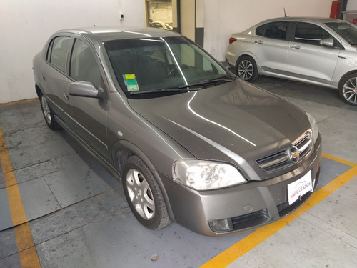 Chevrolet Astra Gl 2.0 2010 Blanco Iqy