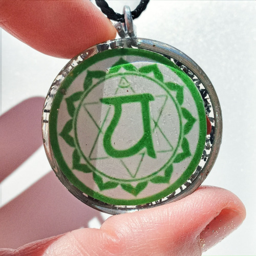 Dije De Orgon Orgonite Colgante Reiki Energia Chakra Anahata