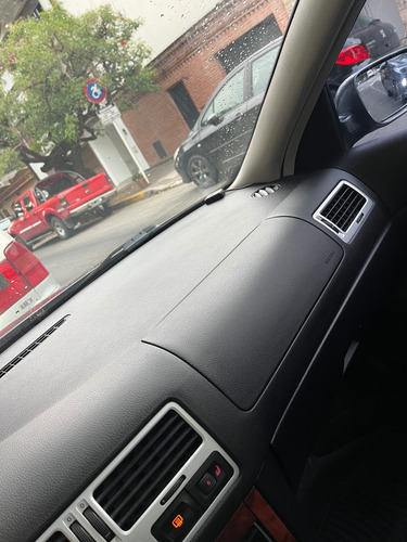 Volkswagen Bora 1.8 Highline T 180cv Cuero