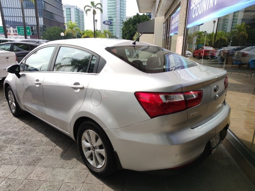 Imagen 10 de 10 de Kia Rio 1.6 Lx Sedan Mt 2017 Credito