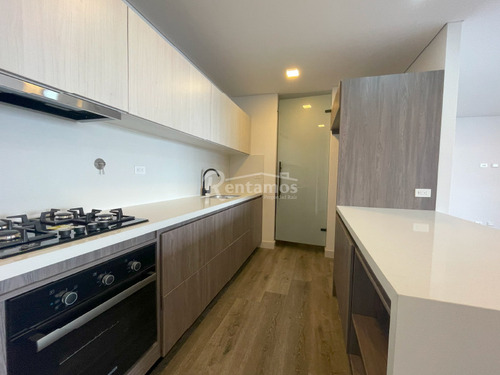 Apartamento En Arriendo En El Tesoro. Cod A776222