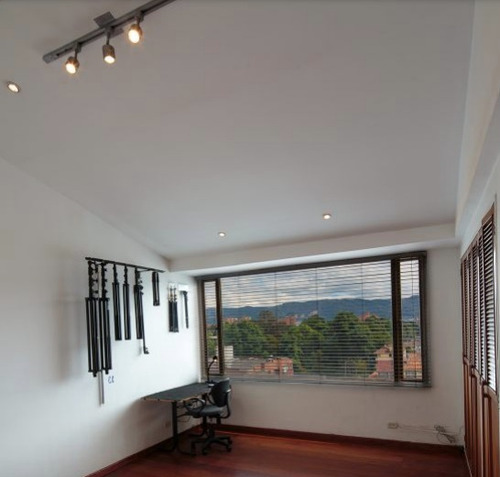 Imagen 9 de 14 de Vendo Penthouse Amplio En Pontevedra