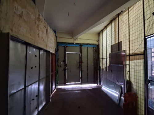 Venta Céntrica Bodega Comercial, Arturo Prat - Av. Matta.