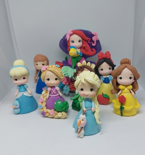 Muñequitas/princesas Para Souvenirs En Porcelana Fria 