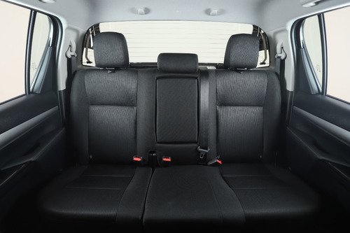 Imagen 9 de 25 de Toyota Hilux 2.8 Tdi Srv 4x2 At 0km 2023